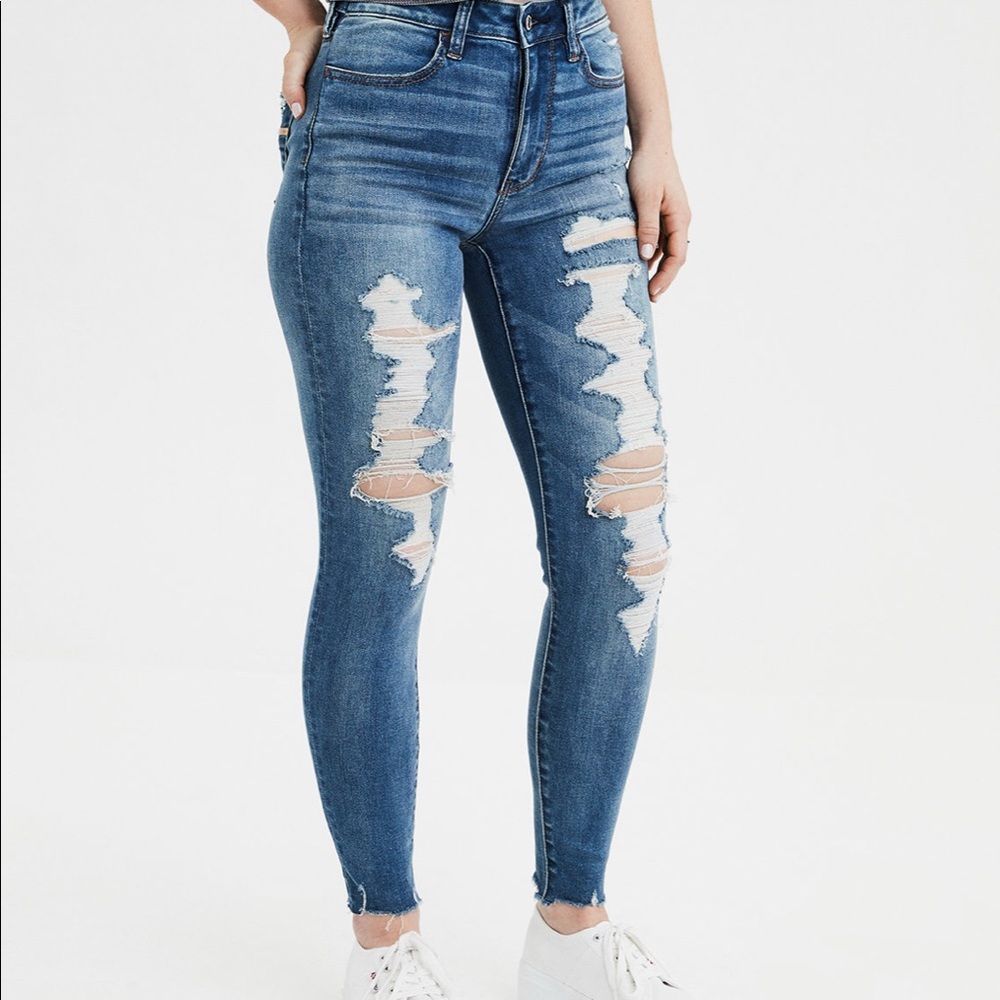 AMERICAN EAGLE JEANS